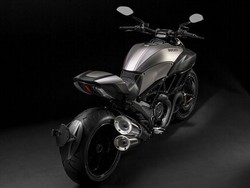 Edisi Spesial Ducati Diavel Titanium Hanya 500 Unit