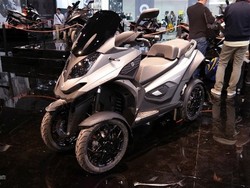 Quadro 4, Skuter Empat Roda Pertama di Dunia