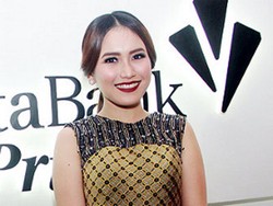 Dibuatkan Baju oleh Ivan Gunawan, Ayu Ting Ting Tak Merasa Spesial