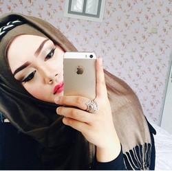Foto: Inspirasi Bentuk Alis yang Cantik dan Rapi dari Selebgram Hijab
