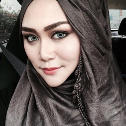 Hijabers Tak PD Keluar Rumah Tanpa Alis Tebal, Ini Kata Make-up Artist