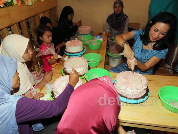 Kartini Blue Bird Ajak Perempuan Berwirausaha
