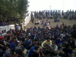 Siap Berangkat ke Palembang, Ribuan Bobotoh Kumpul di Gasibu