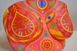 Galang Dana untuk Kanker, 23 Cetakan Payudara Asli Dilelang di Inggris