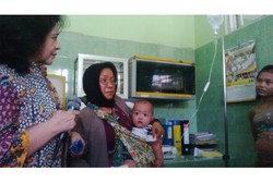 Blusukan di Surabaya, Menkes Nila Nasihati Ibu Muda Umur Belasan Tahun