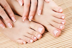 Kuku Cantik dan Sehat Berkat Alpukat dan Minyak Kelapa (2)