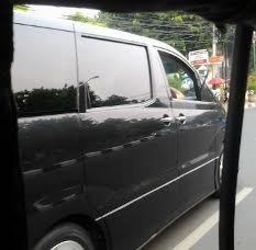 Pencongkel Spion Alphard Beraksi di Kepadatan Lalin Gunung Sahari