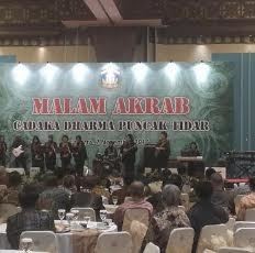 Jreng! Istri Menhan Ngeband Bawa Lagu Koes Plus dan The Beatles