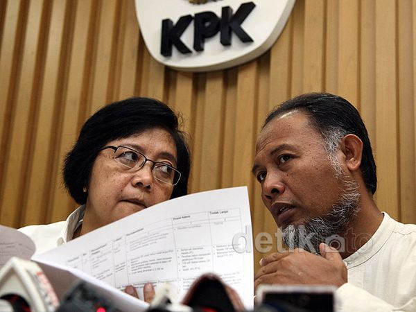 Siti Nurbaya-KPK Bahas Moratorium Perizinan Hutan