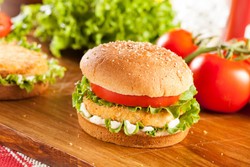 Harga Daging Sapi Naik, Daging Ayam Jadi Isian Sandwich dan Burger di Amerika