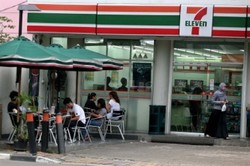Harga Barang di 7-Eleven Terancam Naik Setelah Harga BBM Dinaikkan