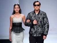 Pevita Pearce Gandeng Arifin Putra di Jakarta Fashion Week