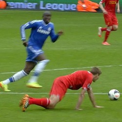 7 Bulan Setelah Gerrard Terpeleset di Anfield