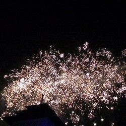 Persib Juara, Kembang Api Menggelegar di Langit Bandung, Bobotoh Konvoi