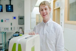 Dari Tugas Kuliah, Pria Ini Buat Inkubator yang Bisa Dilipat