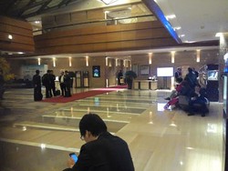 Tiba di Hotel, Jokowi Disambut Antusias WNI di Tiongkok