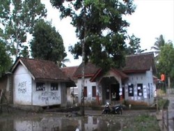 Keluarga Guru Agama yang Sodomi 27 Bocah di Tasik Diusir dari Kampungnya