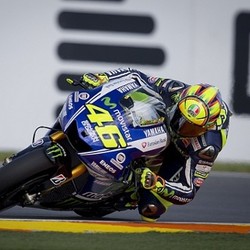 Marquez Terjatuh, Rossi Start Terdepan