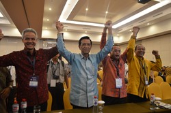 Gubernur Ganjar Pranowo Gantikan Sri Sultan HB Jadi Ketum Alumni UGM