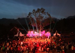 Keren! Menonton Jazz di Kaki Gunung Ijen