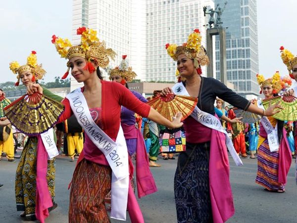 Indonesia Menari Meriahkan Car Free Day