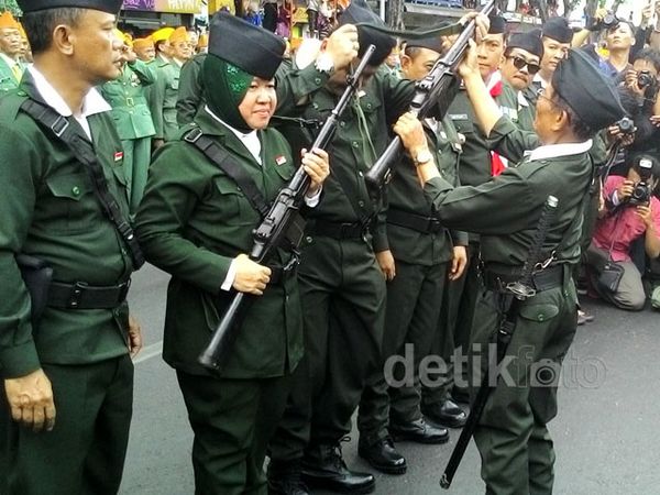 Kemeriahan di Parade Surabaya Juang