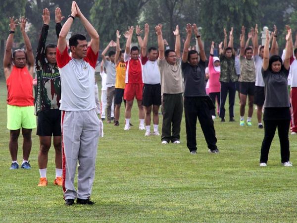 Kopassus Senam Bareng Bersama Masyarakat