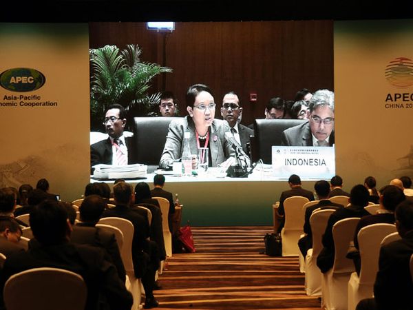 Menlu RI Hadiri Temu Menteri di APEC Beijing
