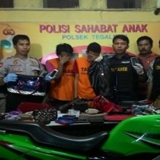 Dua Penjambret Ini Mengoleksi Tas Para Korbannya