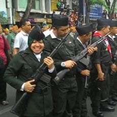 Peringati Hari Pahlawan, Risma: Saya Sudah Biasa Panggul Senjata