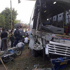 Kecelakaan Beruntun, Pengendara Motor Tewas Terlindas Sugeng Rahayu