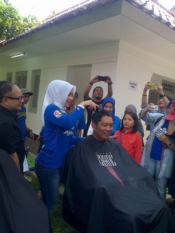 Ridwan Kamil Cukur Nyaris Botak, antara Dejavu dan Rambut Bersejarah