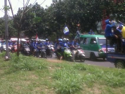 Bandung Lautan Biru, Ribuan Bobotoh dari Seluruh Penjuru Turun ke Jalan
