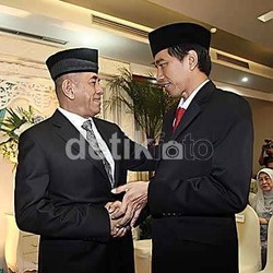 Ryamizard Ryacudu Blusukan ke Markas PT Pindad