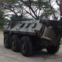 Blusukan ke Pindad, Menhan Bangga Lihat Anoa Amfibi