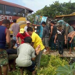 2 Bus Tabrakan di Pontianak, 3 Orang Tewas dan Belasan Terluka