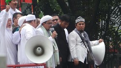 Ketika FPI Caci Maki Ahok dalam Demonya
