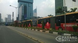 Imbas Demo FPI Tolak Ahok, Bus TransJ Tak Bisa Lewat di Jl Thamrin