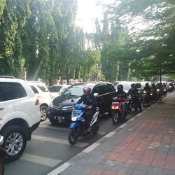 Ada Upacara Hari Pahlawan, Arus Lalu Lintas di Kawasan TMP Kalibata Tersendat