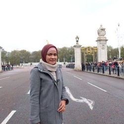 Kisah Sukses Wanita Lulusan Teknik yang Berbisnis Hijab