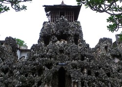 Istana Karang yang Misterius di Cirebon