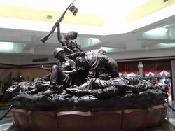 Mengenang 10 November di Museum Tugu Pahlawan