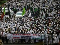 Demo Tolak Ahok, FPI Longmarch ke DPRD DKI