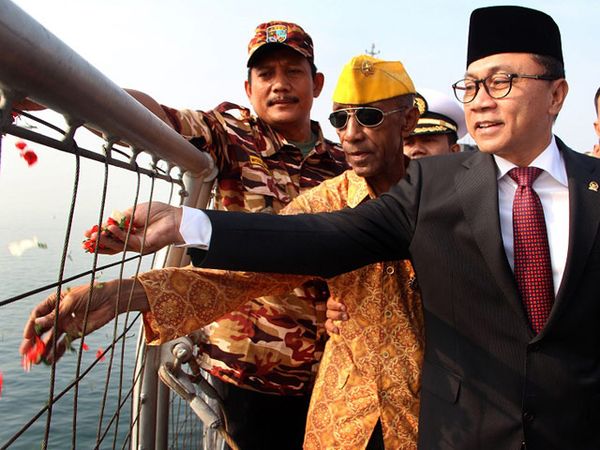 Ketua MPR Peringati Hari Pahlawan di KRI Banda Aceh