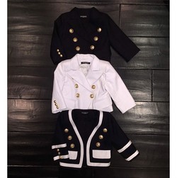 Little Fashionista! North West Dapat Hadiah Spesial 3 Blazer dari Balmain