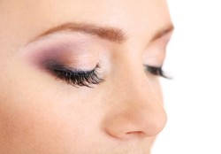 4 Trik Melentikkan Bulu Mata Tanpa Penjepit