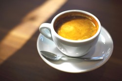 Coffee Shop Ubah Caffe Americano Jadi Caffe Russiano