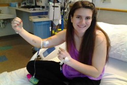 Muntah-muntah Hingga 60 Kali dalam Sehari, 2 Tahun Gadis Ini Takut Makan