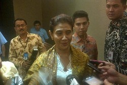 Pujian Dokter Paru Kepada Menteri Susi yang Ingin Berhenti Merokok