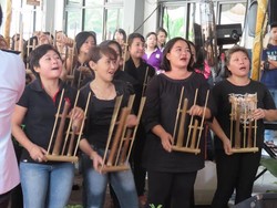 Angie dan Atut Tak Tampak di Kemeriahan Pesta Napi di Pondok Bambu